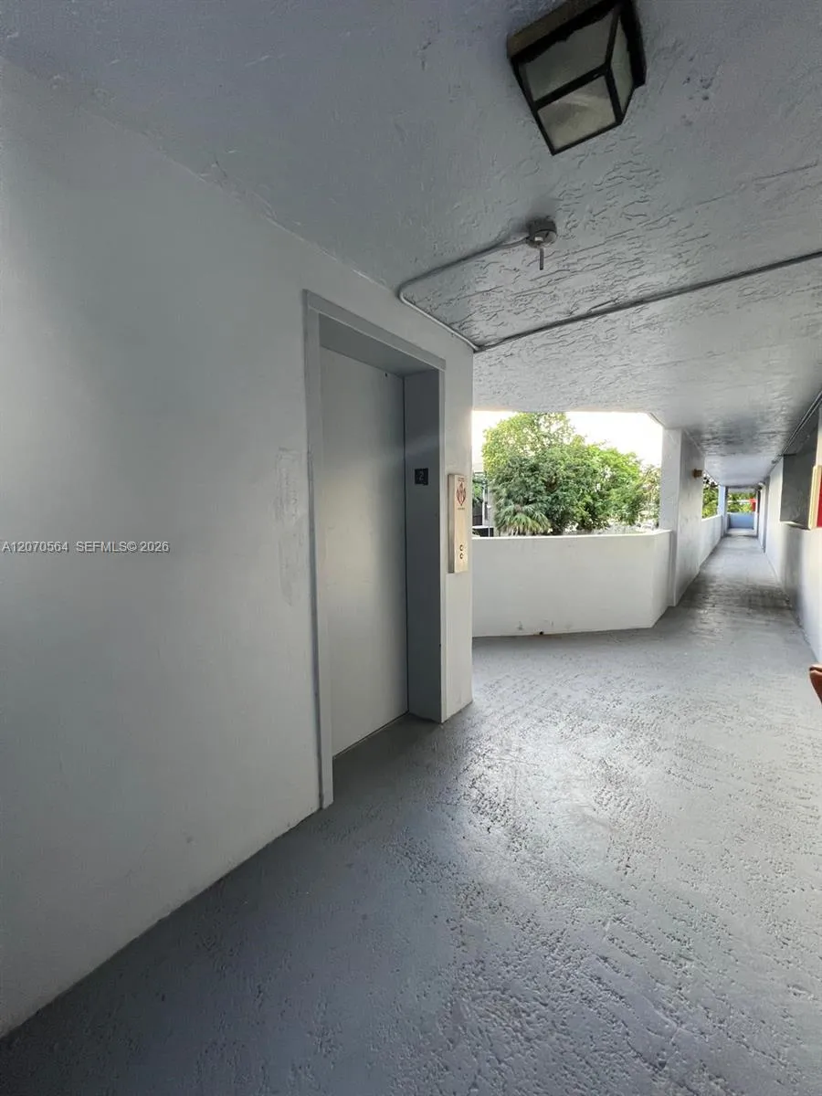 310 Fontainebleau Blvd #204 Miami, FL 33172