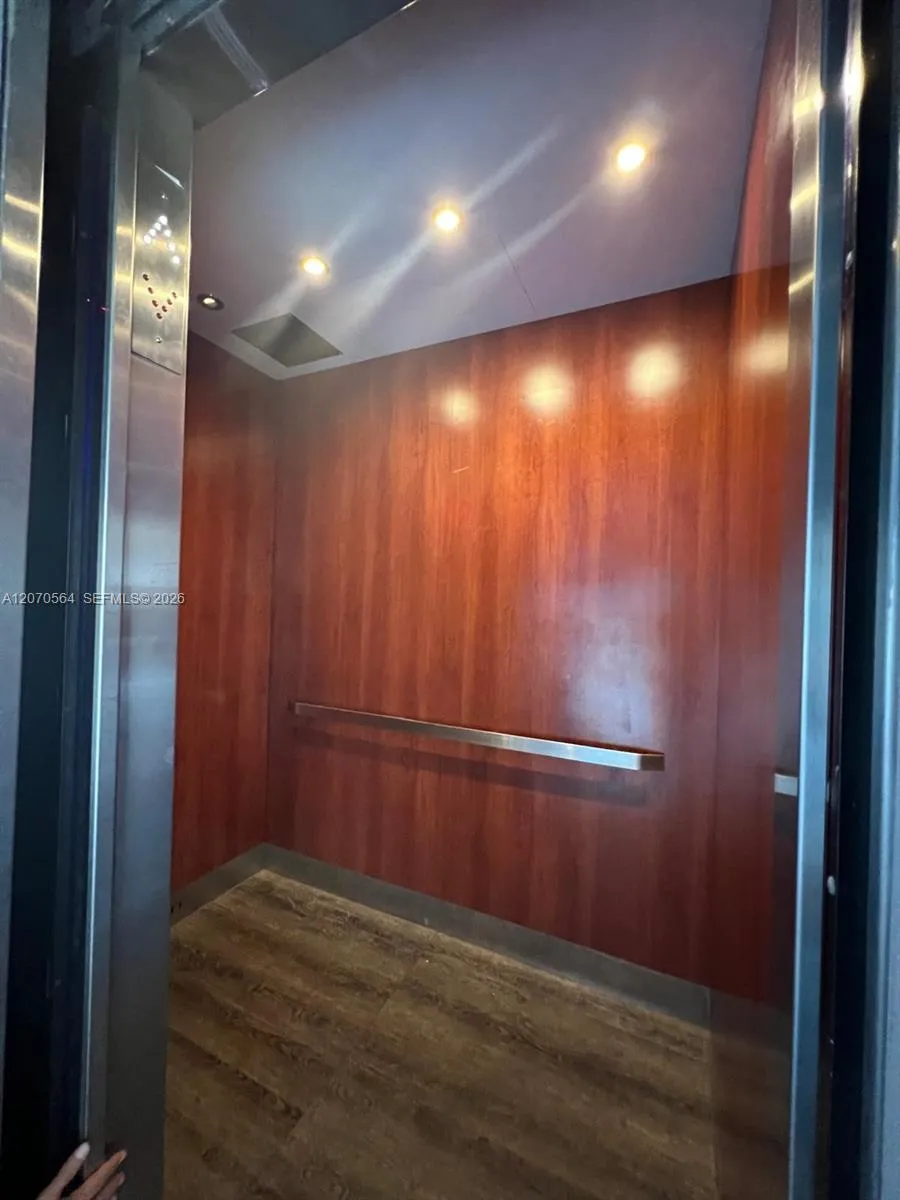 310 Fontainebleau Blvd #204 Miami, FL 33172