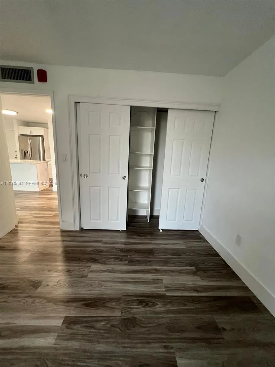 310 Fontainebleau Blvd #204 Miami, FL 33172