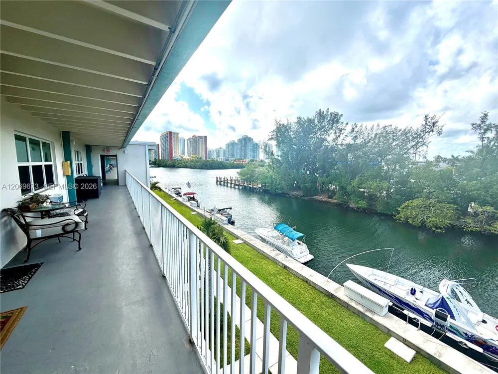 3922 NE 166th St #S306 North Miami Beach, FL 33160