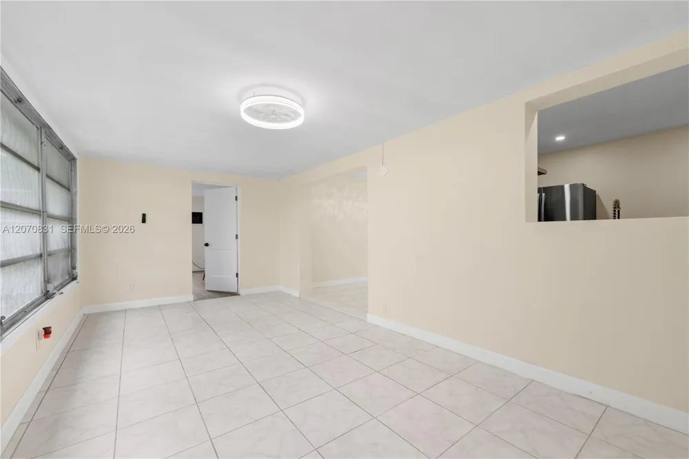 3561 NW 41st St Lauderdale Lakes, FL 33309