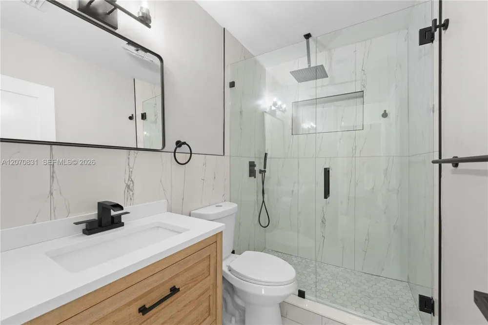 3561 NW 41st St Lauderdale Lakes, FL 33309