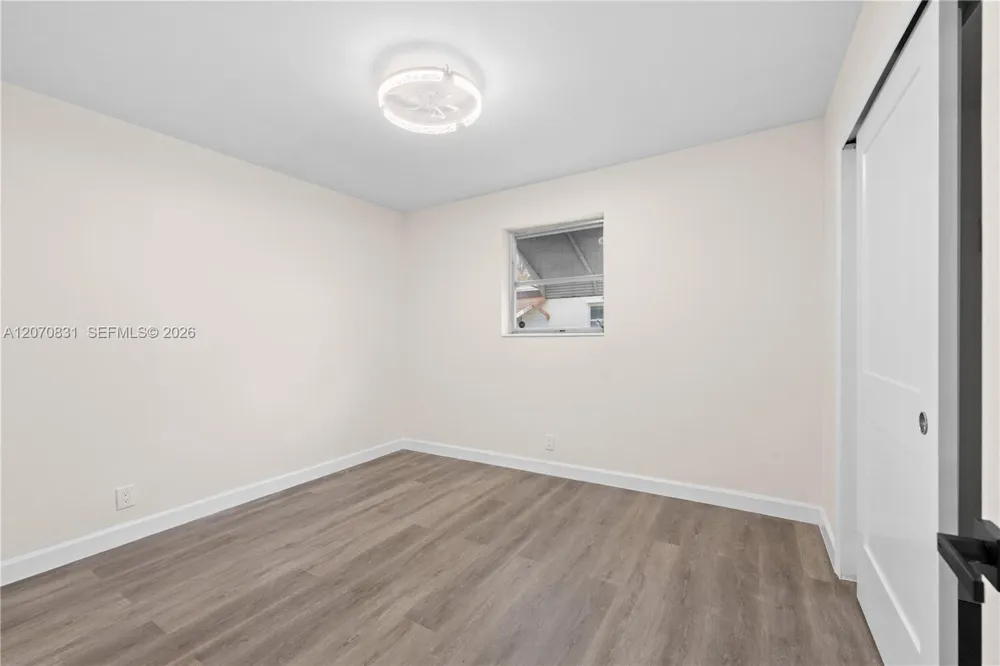 3561 NW 41st St Lauderdale Lakes, FL 33309