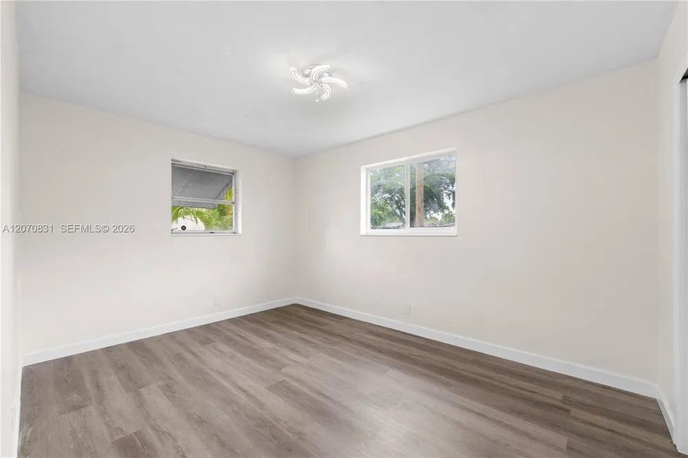 3561 NW 41st St Lauderdale Lakes, FL 33309