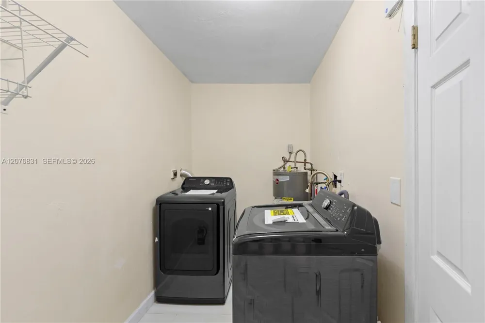 3561 NW 41st St Lauderdale Lakes, FL 33309