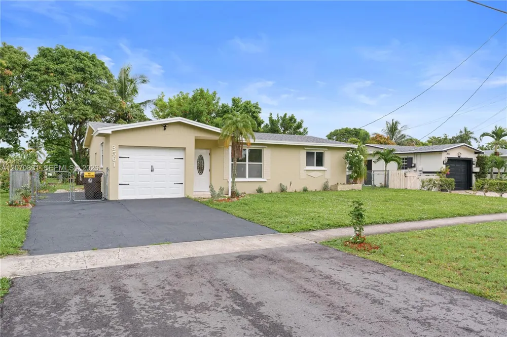 3561 NW 41st St Lauderdale Lakes, FL 33309