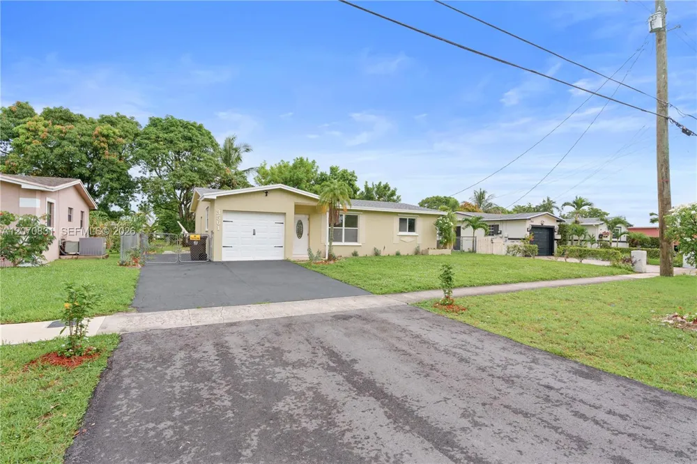 3561 NW 41st St Lauderdale Lakes, FL 33309