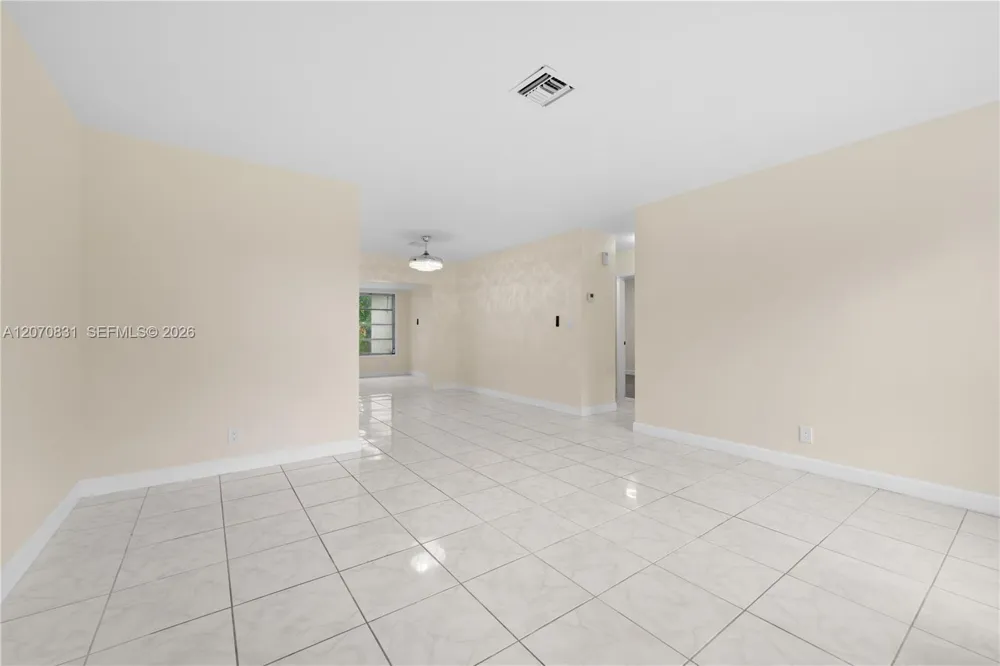 3561 NW 41st St Lauderdale Lakes, FL 33309