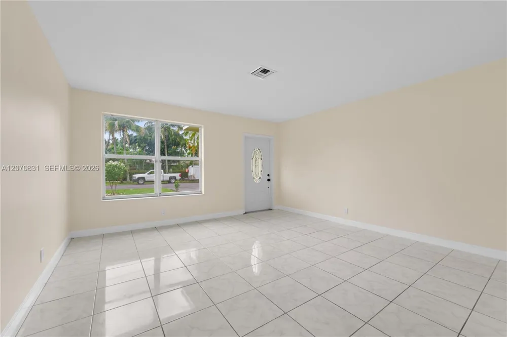 3561 NW 41st St Lauderdale Lakes, FL 33309