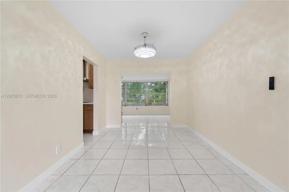 3561 NW 41st St Lauderdale Lakes, FL 33309