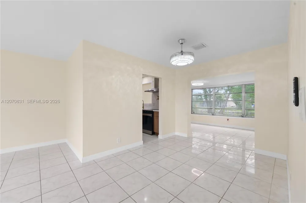 3561 NW 41st St Lauderdale Lakes, FL 33309