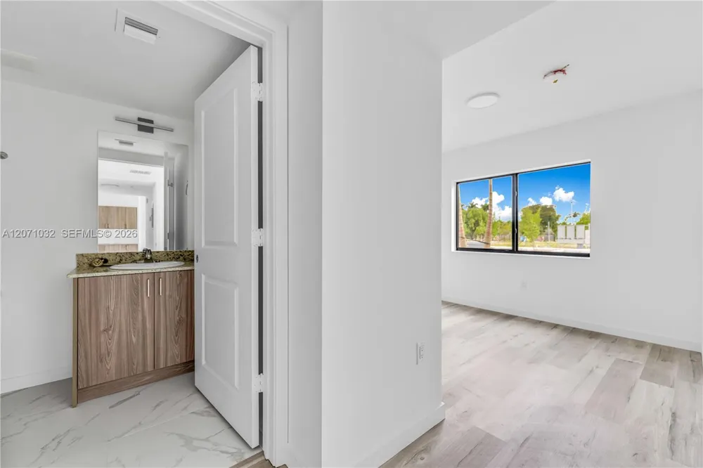 175 NW 160TH ST #309 North Miami Beach, FL 33169