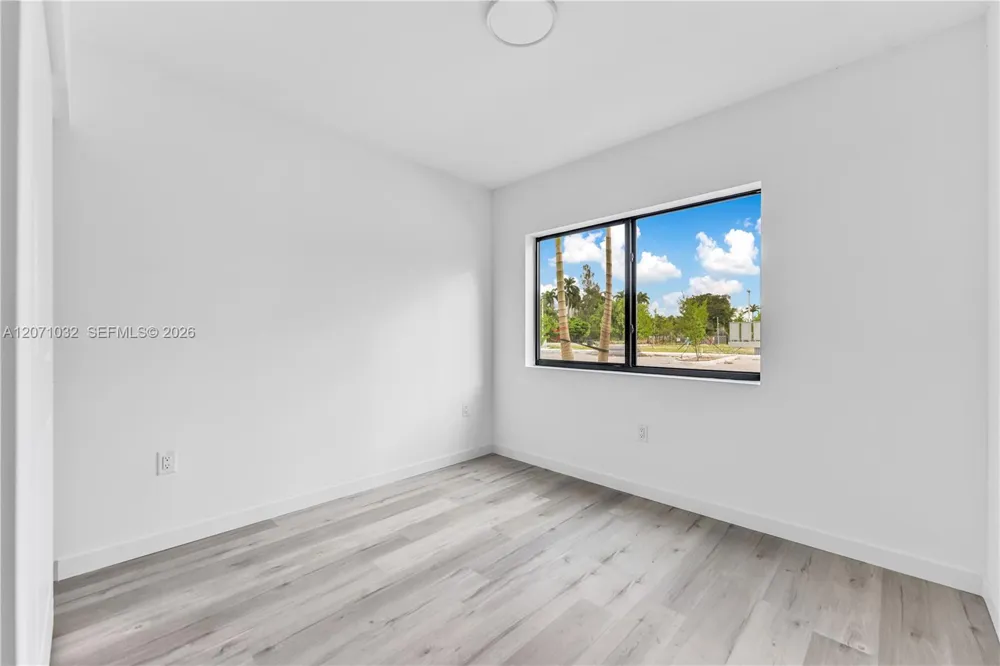 175 NW 160TH ST #309 North Miami Beach, FL 33169