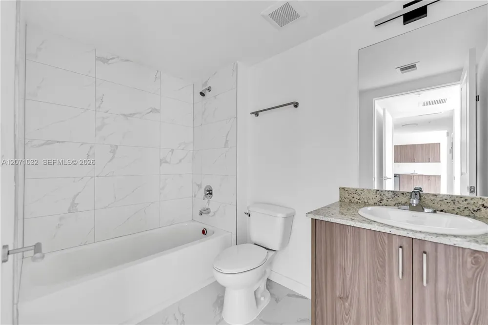 175 NW 160TH ST #309 North Miami Beach, FL 33169