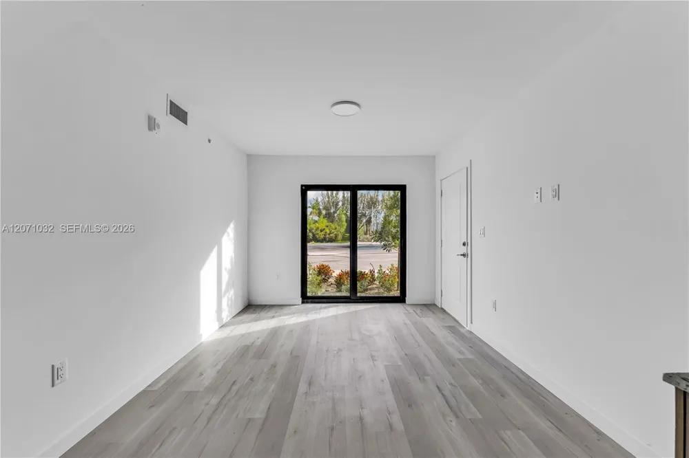 175 NW 160TH ST #309 North Miami Beach, FL 33169