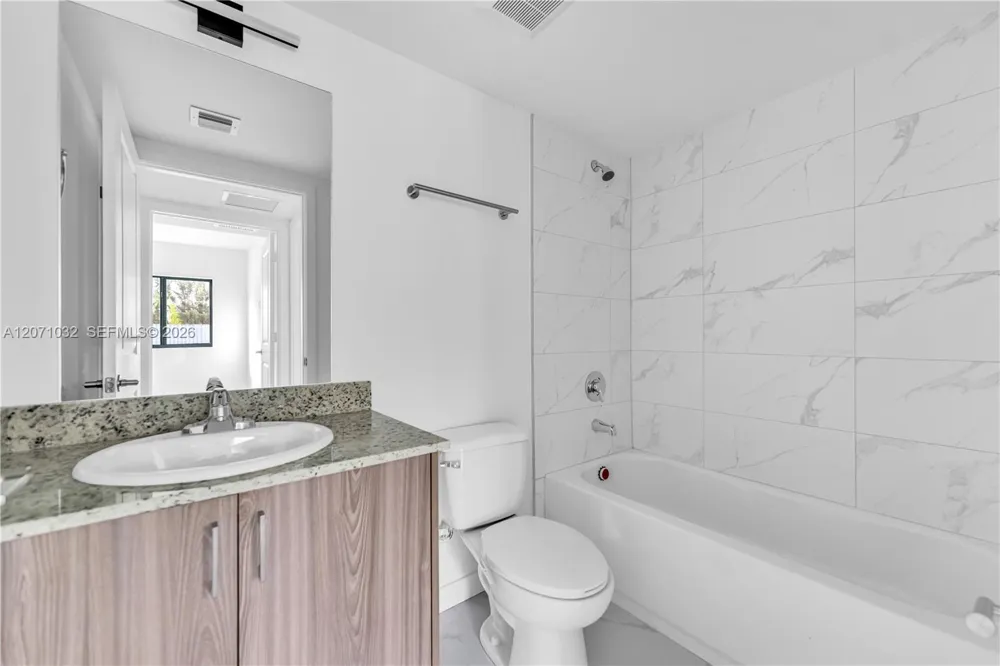 175 NW 160TH ST #309 North Miami Beach, FL 33169