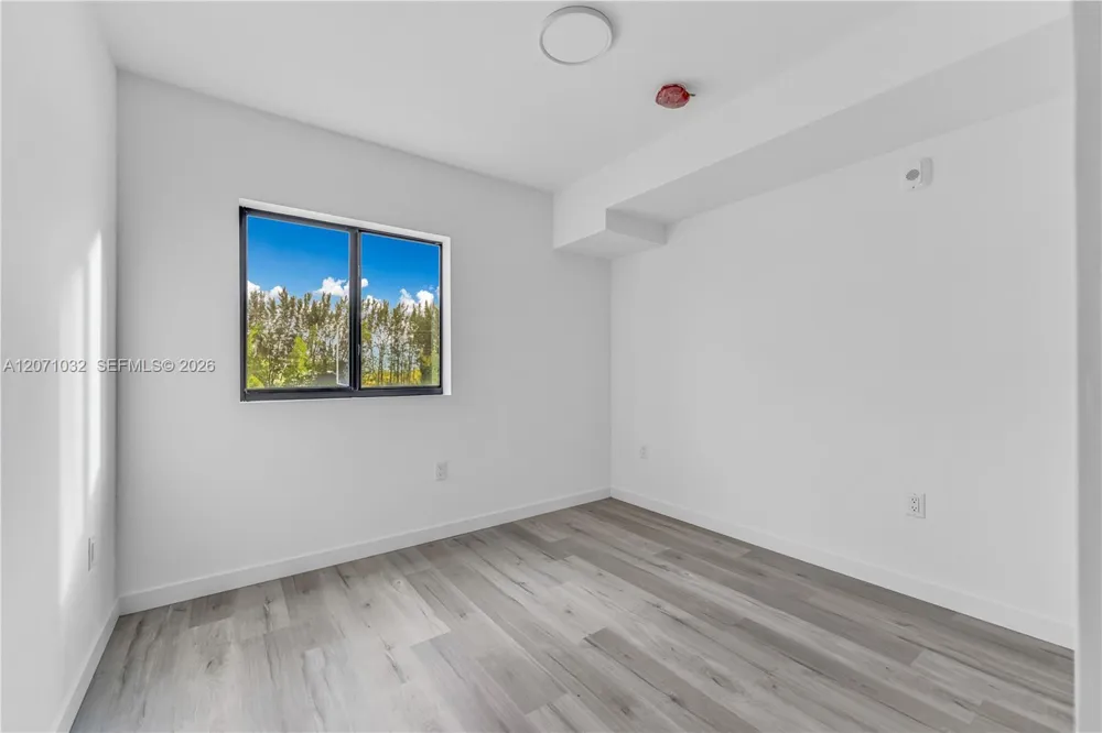 175 NW 160TH ST #309 North Miami Beach, FL 33169