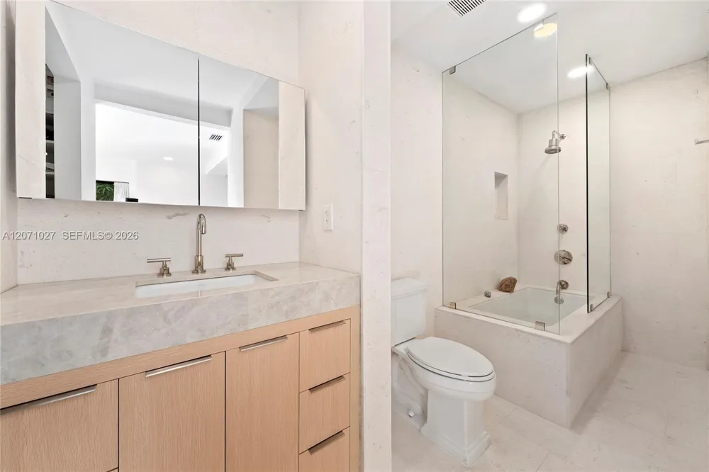 638 NE 141st St North Miami, FL 33161