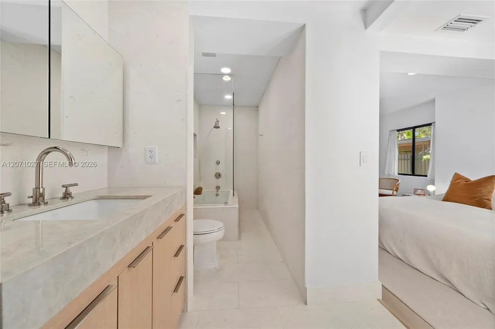 638 NE 141st St North Miami, FL 33161