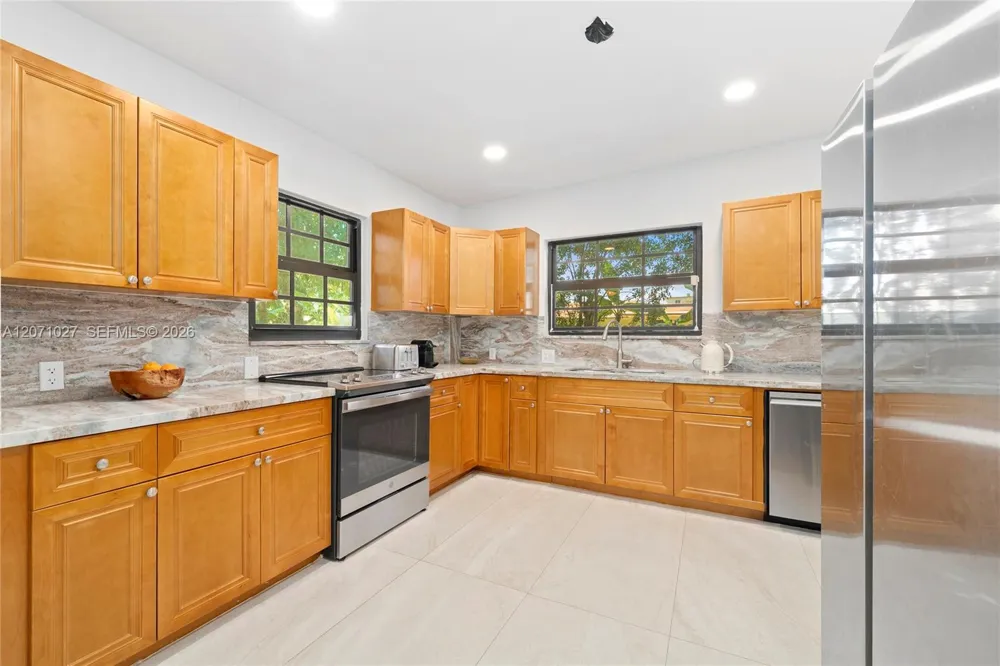 638 NE 141st St North Miami, FL 33161
