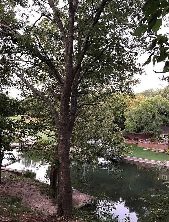 270 Butcher Point Gainesville, TX 76240