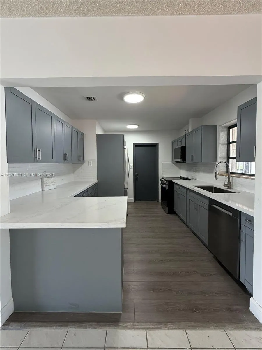 4175 SW 87th Ave #1 Miami, FL 33165