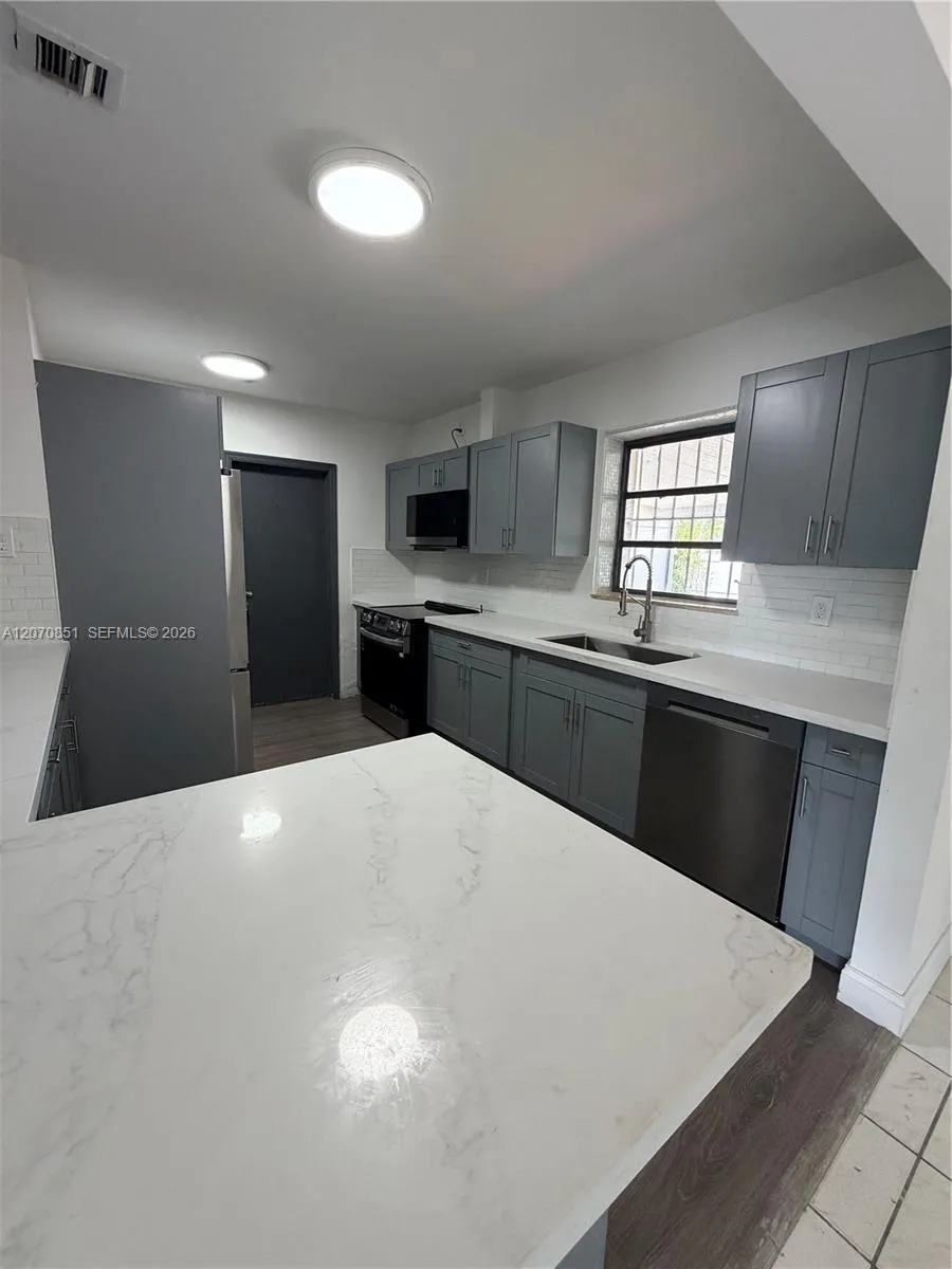 4175 SW 87th Ave #1 Miami, FL 33165
