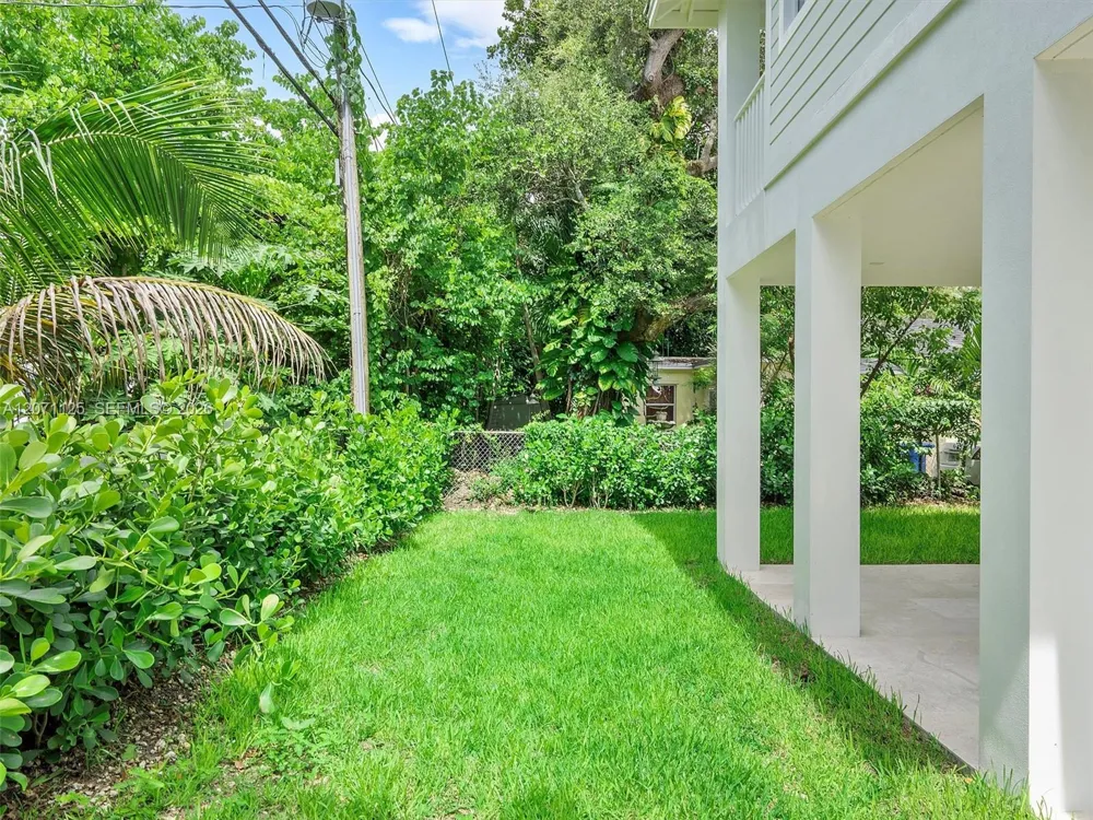 112 Florida Ave Coral Gables, FL 33133