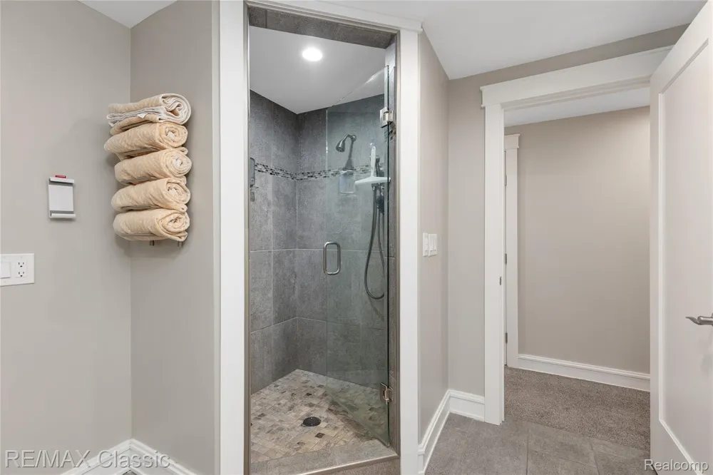 6600 Valley Spring Road Bloomfield Hills City, MI 48301