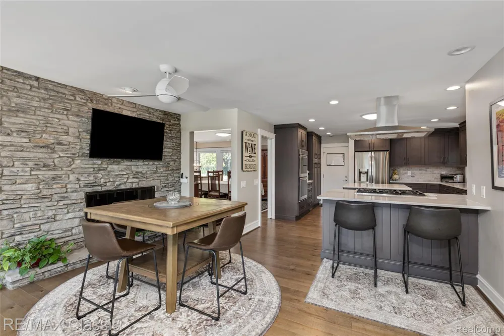 6600 Valley Spring Road Bloomfield Hills City, MI 48301