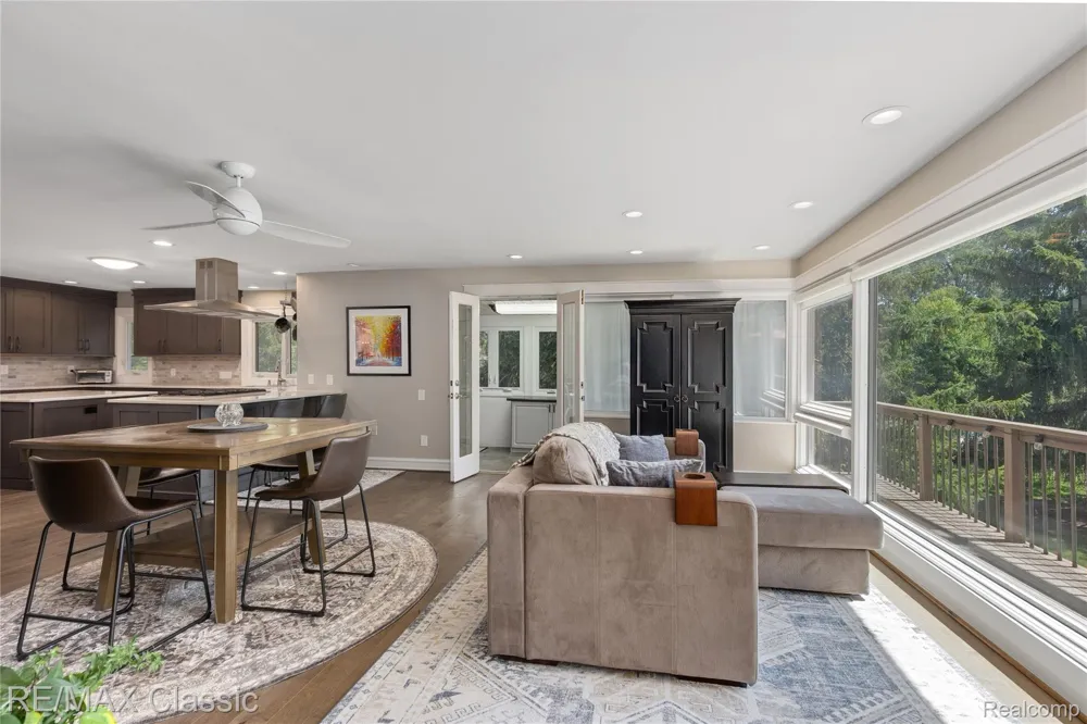 6600 Valley Spring Road Bloomfield Hills City, MI 48301