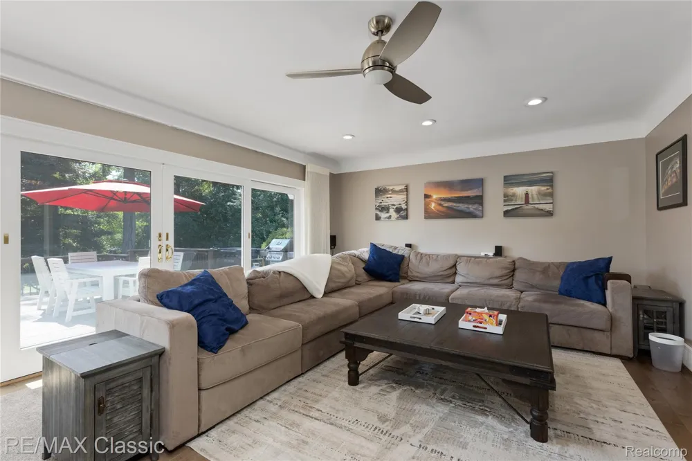 6600 Valley Spring Road Bloomfield Hills City, MI 48301