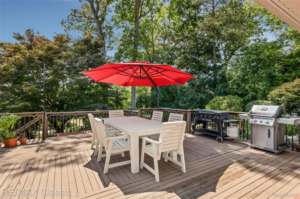 6600 Valley Spring Road Bloomfield Hills City, MI 48301