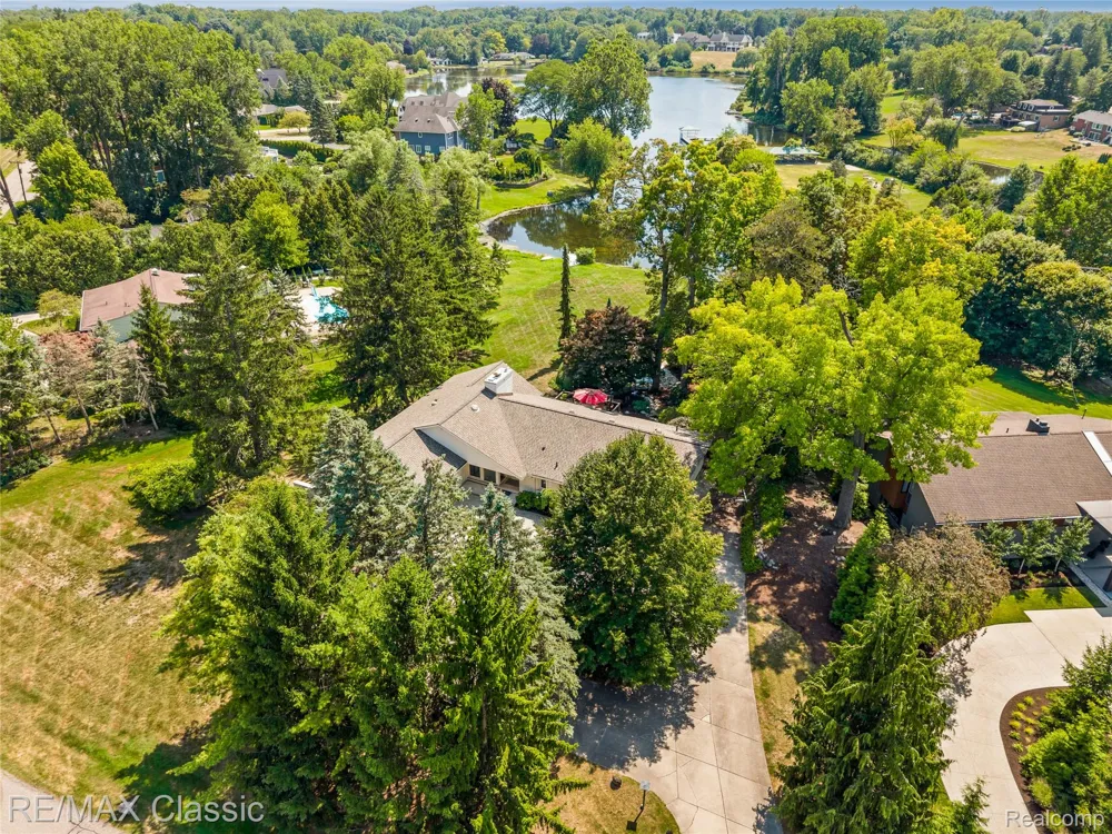 6600 Valley Spring Road Bloomfield Hills City, MI 48301