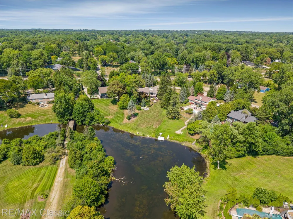 6600 Valley Spring Road Bloomfield Hills City, MI 48301