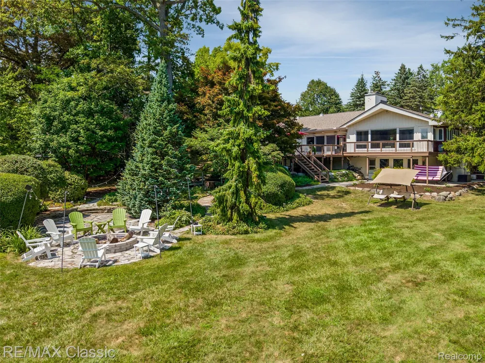 6600 Valley Spring Road Bloomfield Hills City, MI 48301