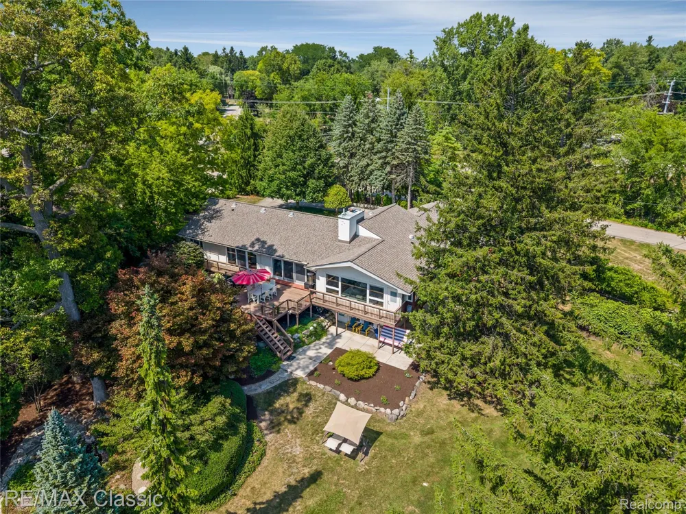 6600 Valley Spring Road Bloomfield Hills City, MI 48301