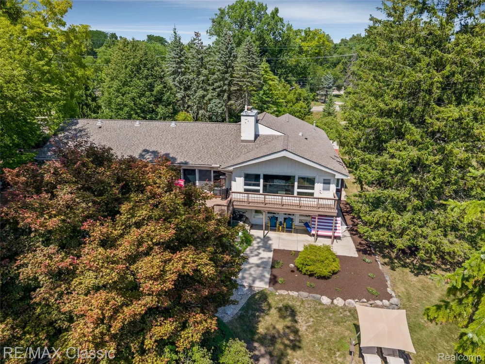 6600 Valley Spring Road Bloomfield Hills City, MI 48301