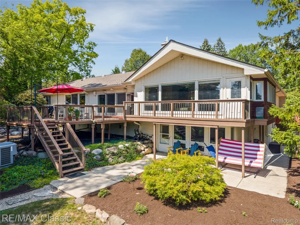6600 Valley Spring Road Bloomfield Hills City, MI 48301