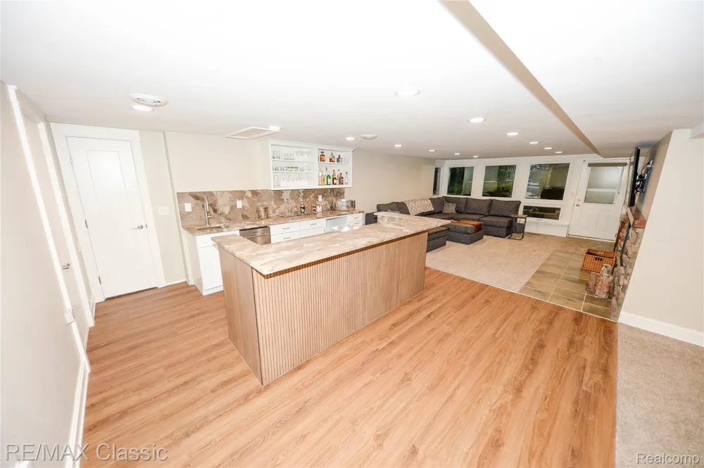 6600 Valley Spring Road Bloomfield Hills City, MI 48301
