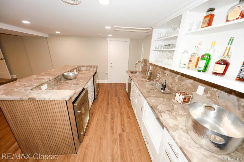 6600 Valley Spring Road Bloomfield Hills City, MI 48301