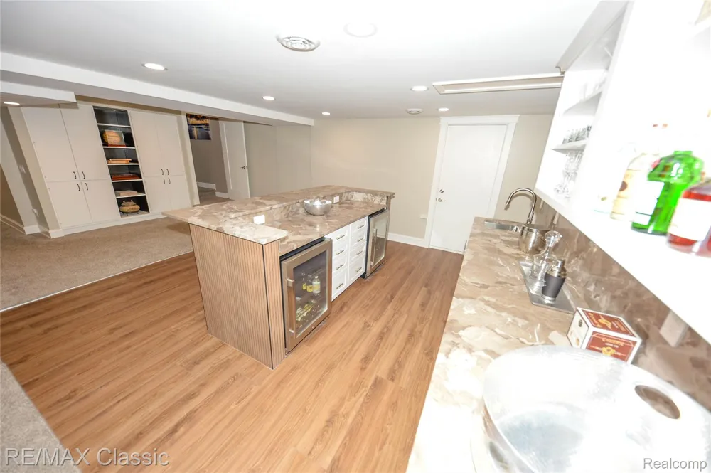 6600 Valley Spring Road Bloomfield Hills City, MI 48301