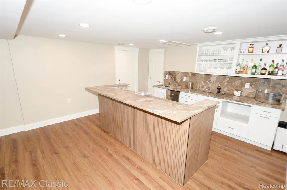 6600 Valley Spring Road Bloomfield Hills City, MI 48301