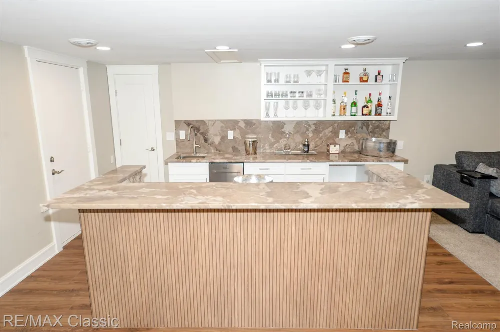6600 Valley Spring Road Bloomfield Hills City, MI 48301