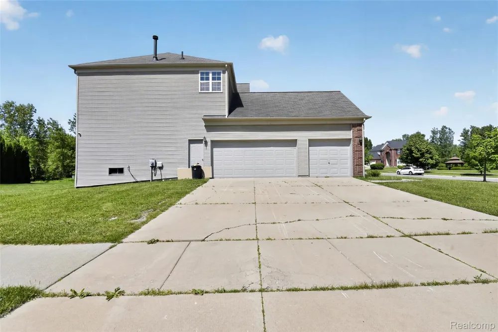 8862 Prairie Street York Charter Township, MI 48197