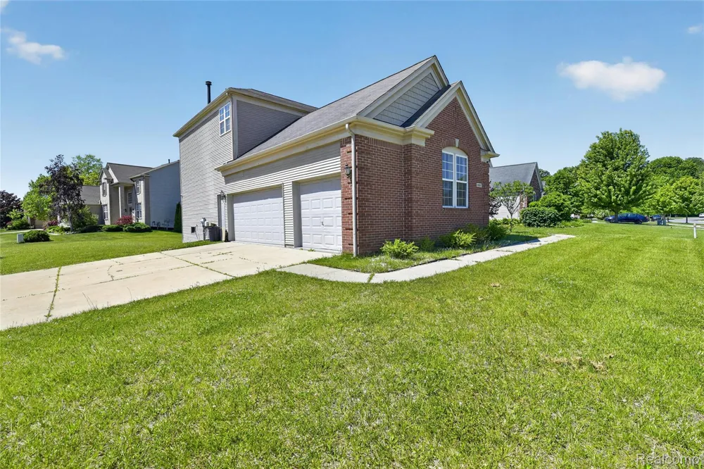 8862 Prairie Street York Charter Township, MI 48197