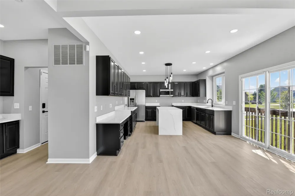 8862 Prairie Street York Charter Township, MI 48197