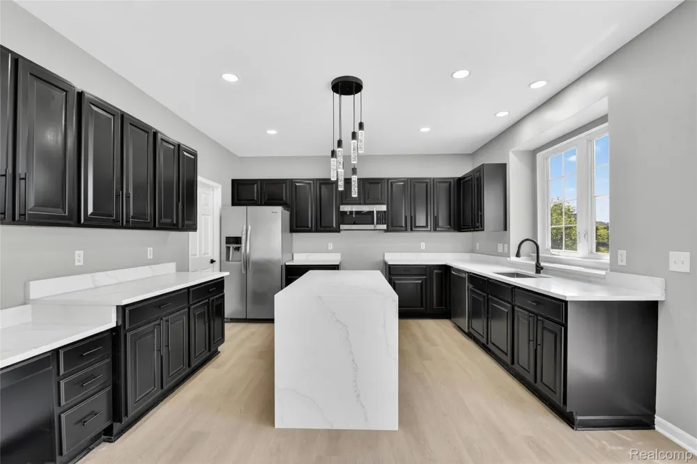 8862 Prairie Street York Charter Township, MI 48197