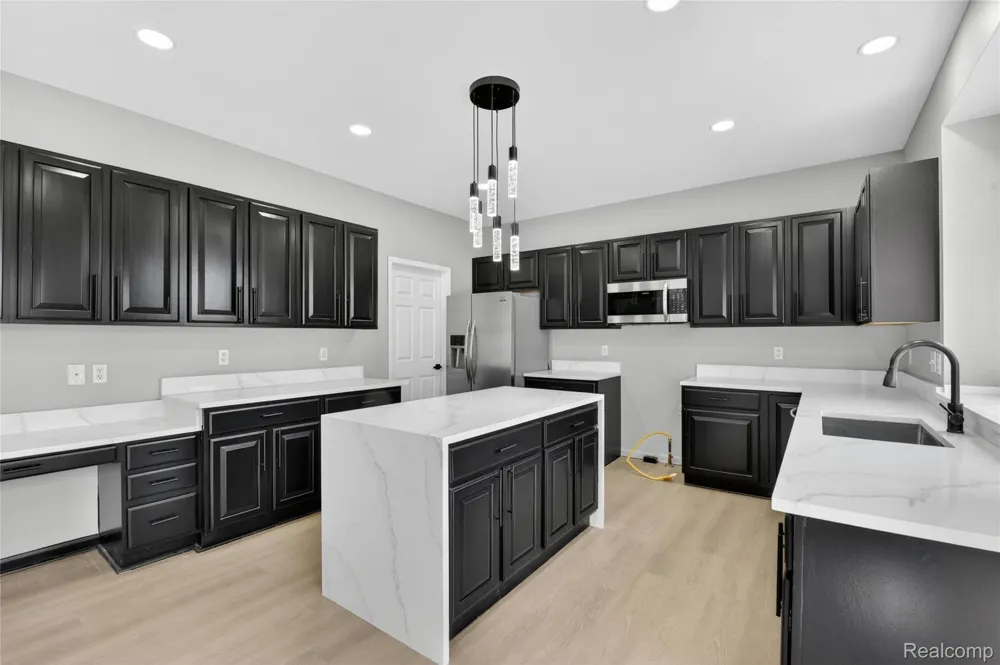 8862 Prairie Street York Charter Township, MI 48197