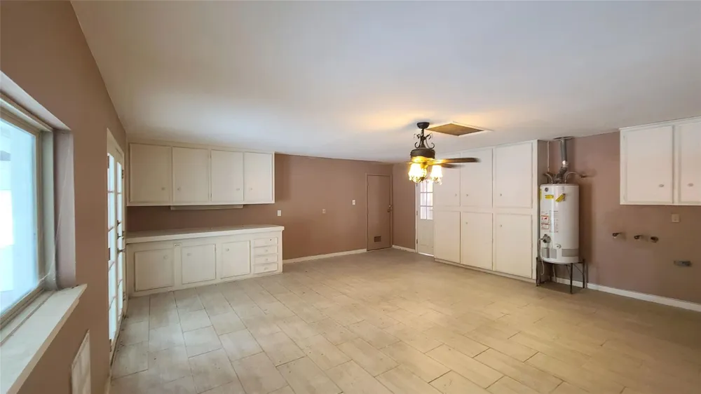 902 Ashford Parkway Houston, TX 77077